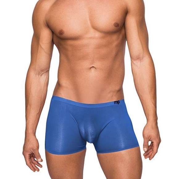 Seamless Sleek Blue Short with Pouch - Picture 1 of 4